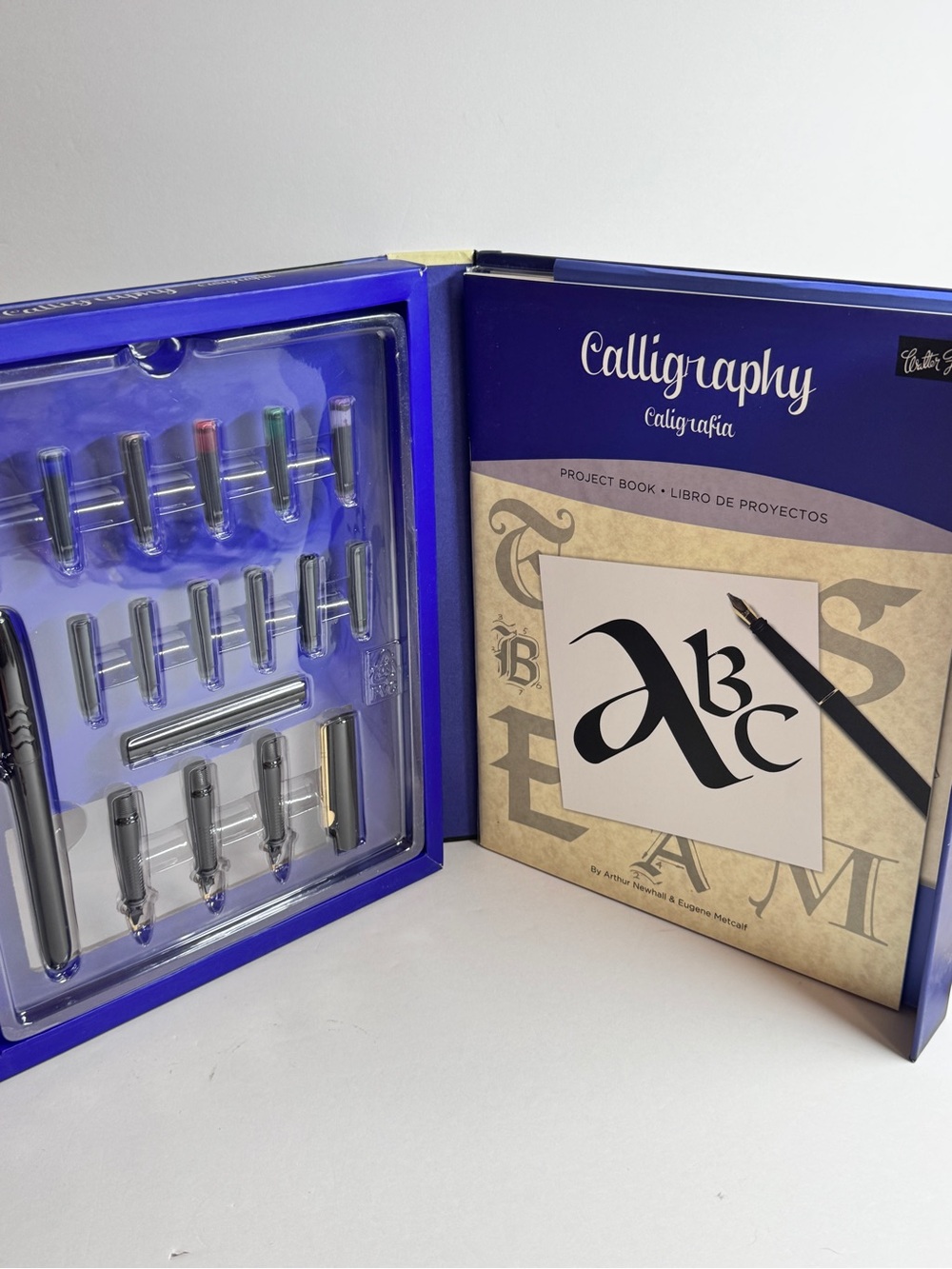 Calligraphy Lettering Kit with Nibs - - Picture 3 of 4